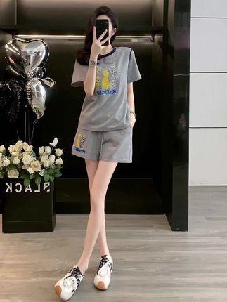 夏季女装新款时尚休闲运动套装宽松短袖t恤短裤显瘦减龄#上热搜 #好物推荐🔥 #爆款热卖中 #抖音二创激励计划 #热门