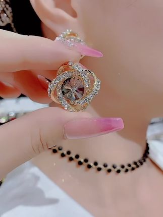 闪亮短款百搭气质花朵耳钉耳环#时尚饰品 #时尚耳饰 #耳饰控