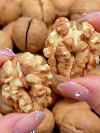 新疆薄皮烤核桃#干果坚果 #零食推荐 #新疆纸皮烤核桃 #优质农产品 #抖音美食推荐官