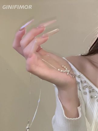 戴在身上的是闪亮,存于心底的是“我配得上世间所有美好”#项链 #锁骨链 #项链控 #时尚饰品 #这个项链我好喜欢