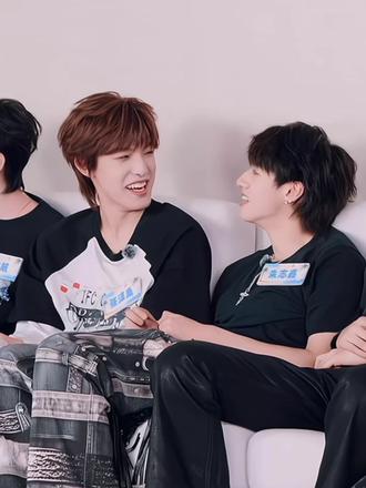 两个人心照不宣的“卧底行动”#棍宝 #志禹 #朱志鑫 #张泽禹