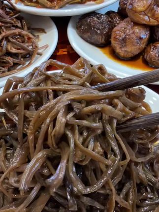 地瓜梗 咸口味下饭菜吃起来有地瓜的香味#下饭菜 #延边朝鲜族