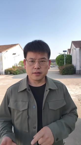 现在白酒市场炙手可热的散酒铺子,是馅饼还是陷阱?
散酒铺子怎么突然就火了?
散酒市场真有这么大的需求吗?
大酒厂,名酒厂,又为什么突然发力散酒呢?#白酒行业分析#商业认知#白酒知识#创业者#散酒铺子