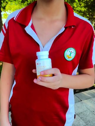 不会还有妈妈不知道核桃油和藻油吧?现在四年级了,妈妈说给我安排这个#DHA核桃油 藻油吃对了,聪明活波又可爱嘻嘻!关健是仁和家的大颗粒,吃起来满口飘香,留香持久#藻油dha #零食推荐 #仁和 #孩子成长