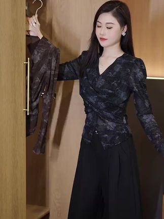 气质V领打底上衣女2025秋款修身显瘦微透薄款长袖百搭洋气小衫潮