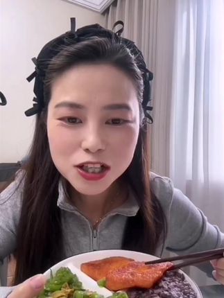 大鸡排香煎鸡排低脂轻食健身鸡胸肉鸡扒高蛋白早餐#鸡排 #香煎鸡排 #好吃美味 #奥尔良鸡排 #肉质鲜美