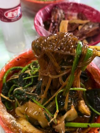 麻辣烫好吃到想蛐蛐人 太太太好吃了太太……#麻辣烫 #东北老式麻辣烫 #长春麻辣烫 #好吃到停不下来 #vlog日常