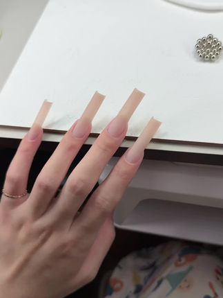 换款快❓打磨机卸完之后的亚子❗❗ 换款式换的快是因为 我只卸款式 一次浅贴延长我可以做3-6个款式   只要卸完 再轻轻打磨一下就可以了!!我说真的 然后就是底胶 我底下的底胶是可剥的就算全部卸掉 我本甲上面的胶也是可以撕掉的只需要卸到一层残差不多就可以了!!而且打磨过的本甲涂上之后一两个星期都不带掉的 除非人为去撕!所以比练习剂更适合练习  #美甲💅 #美甲分享 #美甲小技巧