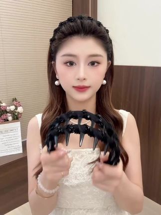 美妞们,快来冲这款发箍了,瞬间高颅顶,洗脸化妆必备#头饰高级感 #发箍#发箍这样戴好美 #碎发整理 #高颅顶发箍测评 收起