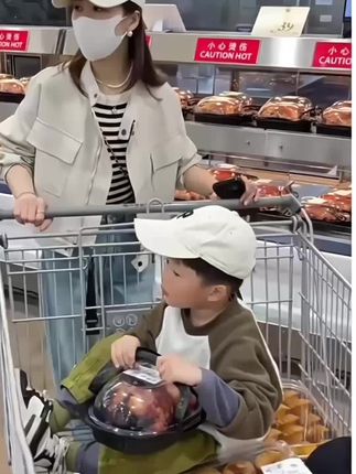 #早秋穿搭 #早秋通勤出游穿搭一起拿捏 #早秋显身材评价上衣合集 #早秋穿搭三分钟出门不是梦 #初秋一周不重样穿搭 @巨量千川