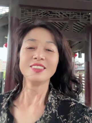 老玩童又回来了😂😂我说过:不要用正常的眼睛观察我😂我不是贤妻,但是我是好女儿 好儿媳 好母亲,前提是您要尊重我😂😂伤透了我心,我就发神精病,我的神精病因人而变一时好一时坏😂😂把我抓进小黑屋 我就发神精病,出来下半生就纠缠你一个家族,我终于60岁啦😂 我有时候是熊猫🐼人不对我就变成狗熊😂😂给别人退路就是给自己退路‼️(局中人𢤦)
