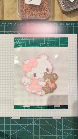 ✨救命!拼豆还能这样玩?😱 毛巾烫完毛绒绒,少女心直接爆棚!🥰 手残党也能轻松get可爱小物~👇#拼豆 #拼豆图纸 #Hellokitty