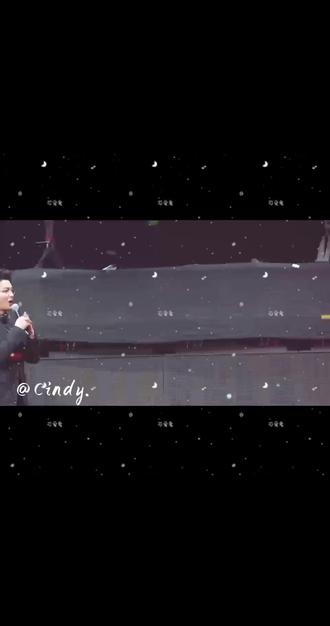 吉米宝宝连回答问题的间隙都没有忘记撒饭~#荣耀之战 #陈浚铭