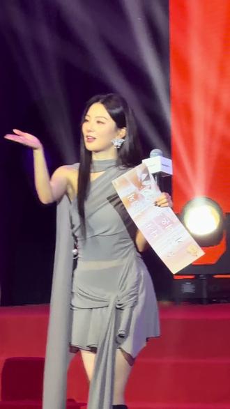 谁知道欧尼有多美 香味都溢出来#seulgi #姜涩琪 #武汉 #redvelvet #见面会