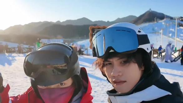 云旗郝熠然滑雪vlog,他在闹,他在笑!!!!#我担天下第一 #旅行记忆碎片 #云旗郝熠然