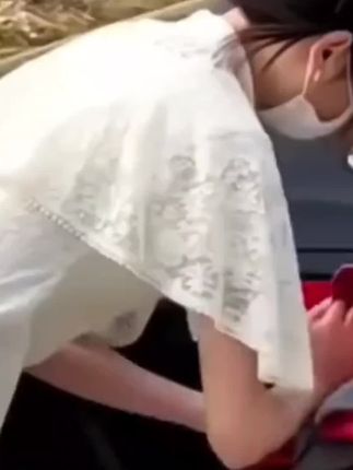 磁吸红旗车贴 再过几天 路上都是清一色的红色 磁吸不伤车漆 不留胶 尽显家国情怀#磁吸红旗车贴 #红旗反光贴 #在抖音入手的好东西