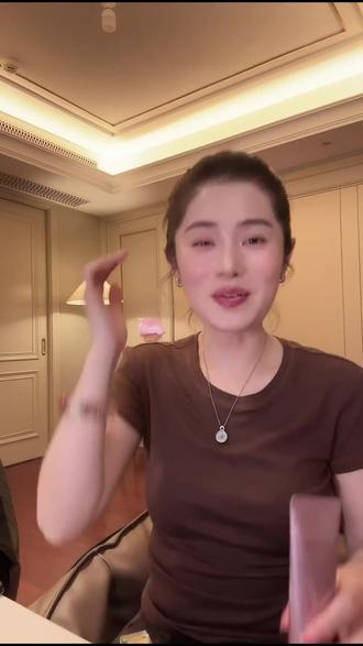 千元防晒平替,夏天必备,轻薄不闷痘,防晒隔离妆前三合一, 多维光护,抗糖又养肤#好用的防晒推荐#滋润防晒霜#精华防晒#晓姿防晒#贵妇防晒