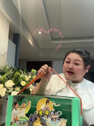 他乡纵有万盏灯,不及故里一明月,月饼提前送,心意早表达#月饼礼盒 #月饼#中秋节 #种草 #强烈推荐