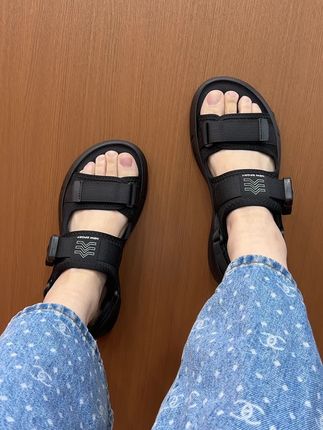 #夏季凉鞋 #夏季穿搭 #夏天该有的样子 #宝藏鞋子 #脚宽脚胖都可以