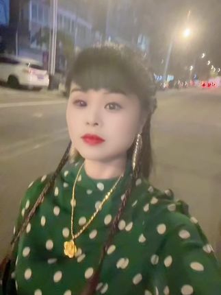 永远都不要高估自己在别人心里的位置,生活就是这样,它在逗你玩,你却当真了。当你感觉被欺骗,被敷衍,束手无策的时候,学会淡然一笑,该来的总会来,看淡得失,倘若认真你就输了,从今以后,人怎么待我,我就怎么待人。💪💪💪
