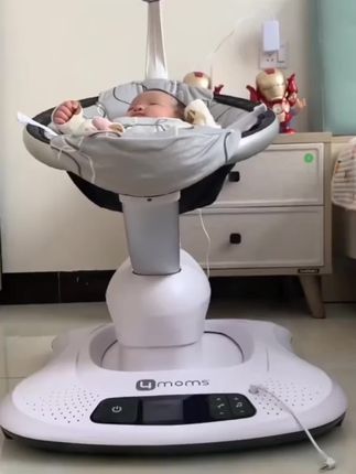 自从有了这个婴儿智能摇摇椅,宝宝自己就能乖乖坐那玩,简直太解放双手了!它可不只是普通的摇椅,还带有蓝牙功能,可以连手机听音乐,还能当摇篮用,简直不要太方便!而且它的底座超稳,完全不用担心会翻倒,有了它,哄娃简直轻而易举,赶紧给你家宝贝安排一个吧!