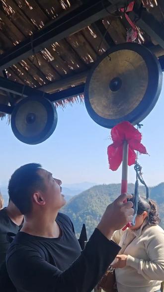 正月初四登三联峒,重新出发,步步高升,马上来财,马上越来越好!
#热门话题热点榜 #长沙小愚哥探盘#正月初四吉祥 #三联峒景区 #长沙买房