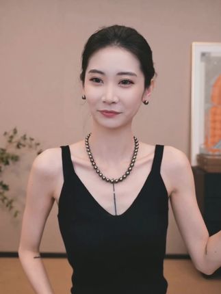 #无限回购的宝藏单品 CHENSMCHEN 100绵羊毛V领无袖背心女显瘦扬子纱羊毛吊带#吊带背心 #显瘦穿搭 #内搭外穿都好看 #陈什么陈