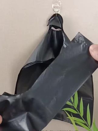 倒垃圾总怕漏一手?这款垃圾袋堪称“防漏特种兵”! 所有产品都是包邮哦!!#猫猫算是把日子过明白了 #猫猫算是把日子过明白了 #记录真实生活 #垃圾袋 #清洁妙招