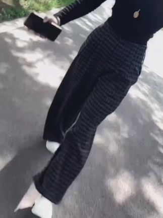 永远不要去责怪,你生命中的任何人,好的人给你快乐,坏的人给你经历,最差的人给你教训,最好的人给你回忆……#气质休闲裤#显瘦穿搭