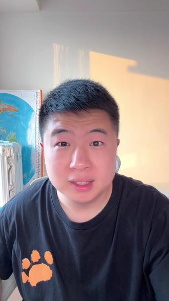 吉利在GTC上放的这波大招,值得多看两眼 吉利在GTC上放了一波消息:超级Eva+G-ASD 4.0即将量产上车,极氪8X首发搭载。
Eva负责“想”,G-ASD负责“动”。
一句话规划路线、启动智驾、完成泊车。
850万辆车的数据打底,双Thor芯片加持。
物理AI这件事,正在从概念走向量产。
你怎么看这套“舱驾协同”?
#吉利发布舱驾融合关键成果