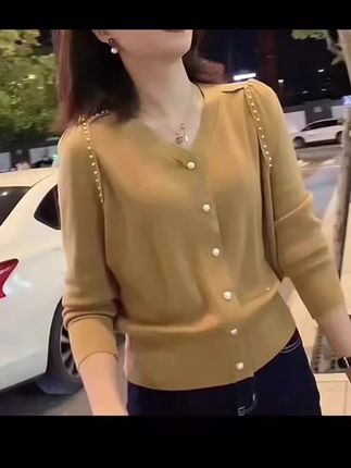 2025春秋钉珠V领针织衫女款高级感上衣宽松显瘦气质毛衣时尚洋气