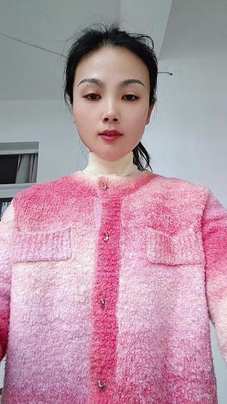 穿新衣服
一定要体态
挺拔高雅自信
像女明星一样
这个动作是很多
欧美顶流女明星
体态调整动作
大家做起来
#在家运动一下 #气质 #体态