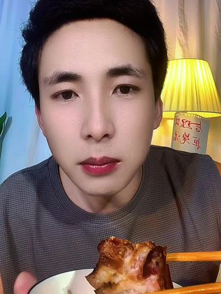 我都忘了今天被老板叼这事了,只有云贵川才懂这顿腊肉炖白菜的含金量!#腊肉 #美食 #1111抖音好物发现节