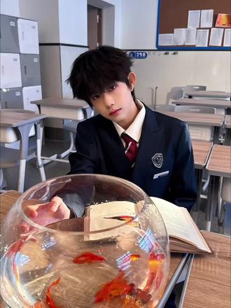 我对你何止半分真心
1.中文:我对你何止半分真心。
2.英语:I have more than half sincerity towards you.
3.日语:私はあなたに対して半分だけ本気ではありません。
4.韩语:내가 너에게 어찌 반만 진심일 뿐이냐.
5.法语:Je suis sincère pour toi.
6.西班牙语:Soy medio sincero contigo.
7.德语:Ich bin dir halb ehrlich gegenüber.
8.意大利语:Sono a metà sincero con te.
9.葡萄牙语:Estou meio sincero com você.
10.俄语:Я искренне к тебе отношусь.
11.阿拉伯语:أنا أكثر من نصف القلب لك .
12.泰语:ฉันไม่หยุดจริงใจกับเธอ
13.越南语:Ta đối với ngươi đâu chỉ nửa phần thật lòng.
14.印尼语:Aku setengah tulus padamu
15.马来语:Saya separuh tulus dengan awak.
16.希腊语:Είμαι μισά ειλικρινής μαζί σου.
17.荷兰语:Ik ben half echt voor je.
18.瑞典语:Jag är hälften ärlig mot dig.
19.挪威语:Jeg har mer enn halvt oppriktighet mot deg.
20.丹麦语:Jeg er halvt ærlig over for dig.
21.芬兰语:Olen puoliksi todellinen sinua kohtaan.
22.波兰语:Jestem dla ciebie w połowie szczera.
23.捷克语:Jsem k tobě naprosto upřímná.
24.匈牙利语:Fél őszinte vagyok 25.保加利亚语:Наполовина съм искрен към теб.
26.塞尔维亚语:I am half sincere to you.
27.克罗地亚语:Pola sam iskrena
#陈奕恒