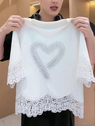 【韩哥女装】2025夏季小众设计师款象牙白心形烫钻镂空拼接短袖#夏季穿搭 #时尚短袖 #短袖t恤 #小众设计感 #高级感穿搭