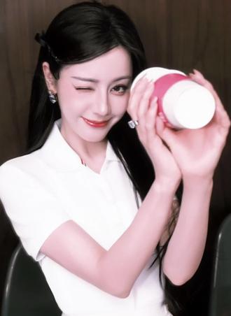 巴粉多带白日提灯tag@Dear-迪丽热巴 @抖音热点 #白日提灯 #贺思慕 #卫蓝 #虽然不能同时拥有一切 #迪欲霖