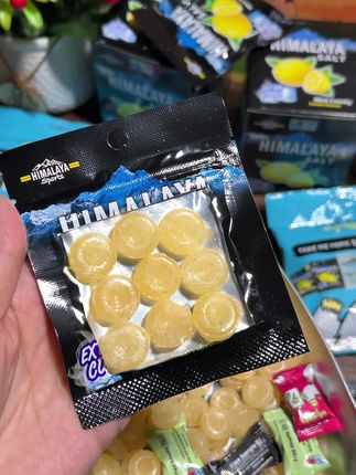 有没有跟我一样一觉醒来嘴巴滂,那你一定要试试这个8#大马碧富咸柠檬薄荷糖,它是马来西亚进口的,含一颗满嘴都是柠檬的清香,还带着淡淡的咸味,真的好好吃!#休闲零食 #这也太好吃了 #糖果推荐 #好吃不贵经济实惠