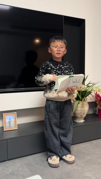 二上语文看图写话之猫和老鼠🐭全程自己写无任何辅导,写出不少好词好句,很有画面感!很棒#看图写话 #猫和老鼠