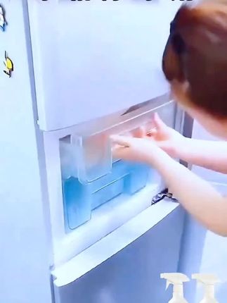 喷雾冰箱里头多用途清洁剂吸味家用去污清洗剂除冰除异味除霜#喷雾冰箱 #冰箱除霜 #冰箱除味剂 #冰箱清洗剂 #冰箱清洗剂推荐 @DOU+小助手