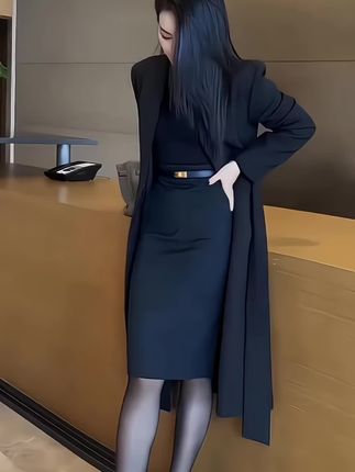 #早秋穿搭三分钟出门不是梦 #说好的随便穿穿去看秀 #早秋高智感职场穿搭 #说好的随便穿穿呢 #风衣穿搭