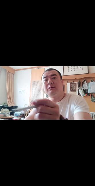 如梦令.玉宇珠玑亿兆
作者:李孟军
玉宇珠玑亿兆,
点缀沧溟玄昊。
日月燮阴阳,
天地尘寰初肇。
青颢!
青颢!
吾证苍生大道。