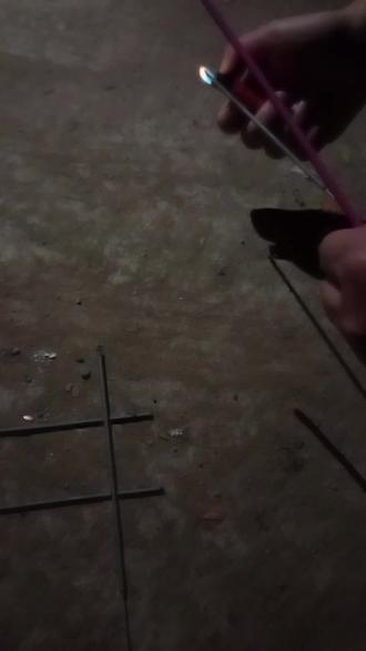 挑战一下最近很火的用仙女棒摆成一个爱心 #爱心 #仙女棒 #热门挑战榜 #新年快乐