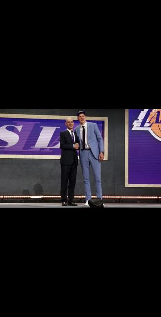 瓦格纳续签魔术,成为联盟现役第四位拥有交易否决权的球员#瓦格纳 #魔术 #詹姆斯#比尔 #篮球