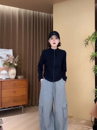 一款经典版型的衣服,适合个种#女装 #穿搭 #时髦穿搭 #简约穿搭 #小个子穿搭