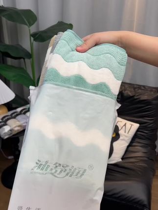 家里的毛巾该换换了吧!试试沐舒润家新款彩波纹大毛巾 颜色清新漂亮 5条优惠装 够全家人使用的