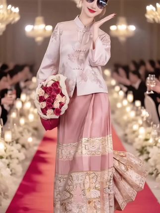 这套新中式国风改良版马面裙也太好看了吧,出游拍照、参加宴会婚礼超赞的#国风古韵 #中式嫁衣 #马面裙 #秀出新国风 #高级感穿搭