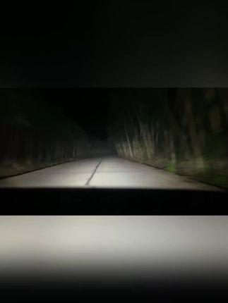 汽车LED灯泡亮度展示,原车还在用黄光卤素灯,赶紧去升级一下吧,都是插头对接,无损安装,直接过年审,点下方小黄车,找到对应车型年份下单即可#汽车灯光升级 #大灯升级 #灯光效果 #车灯升级 #汽车大灯升级