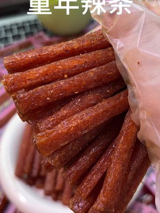 休闲解馋小零食真的太好吃了#辣条  #童年的回忆  #解馋小零食