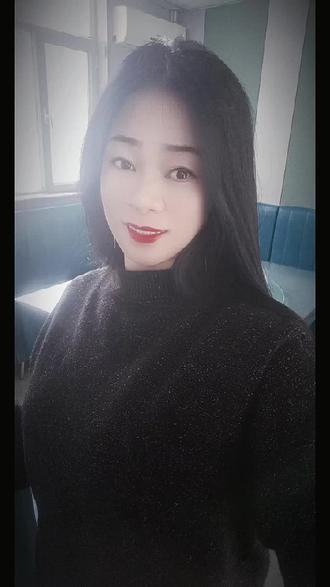 烟是魔,酒是佛,不烟不酒难成佛烟养人,
酒养魂,烟酒齐到夜销魂烟酒不及情伤人,
酒醉人心夜销魂没有清晨的粥,
那就倒满深夜的酒人生苦短 帮我倒满。