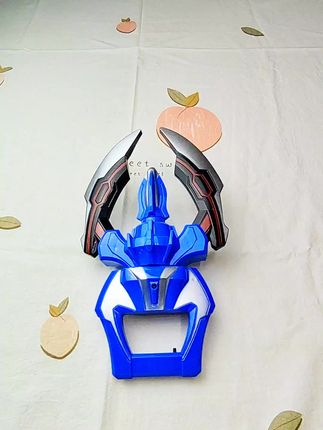 捷德奥特曼变身器玩一玩,男孩子喜欢玩的玩具#儿童玩具 #让孩子远离手机 #变身器@奥特曼卡片航航 @抖音小助手 @DOU+小助手